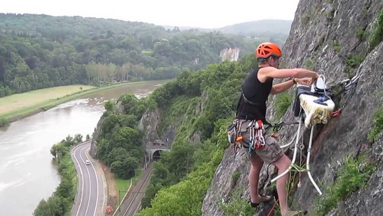 Extreme ironing — экстремальное глажение белья